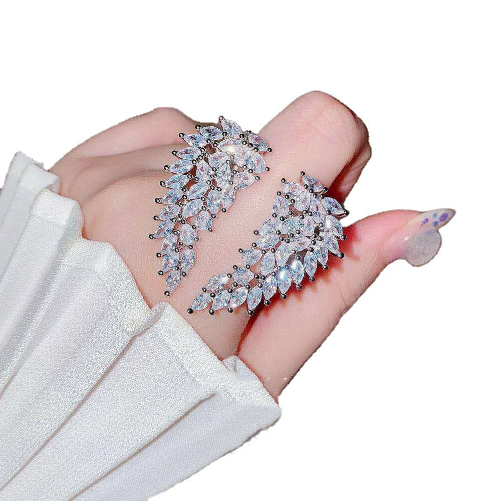 Luxury Full Diamond Imitation Mossan Angel Wings Ring