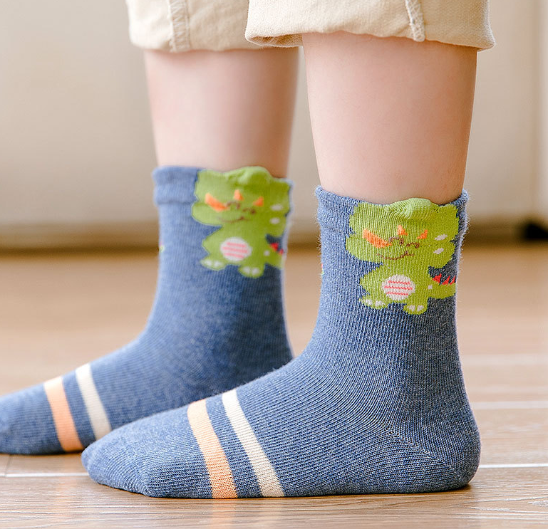 Fashion New Dark Boys Five-pointed Star Dinosaur Socks