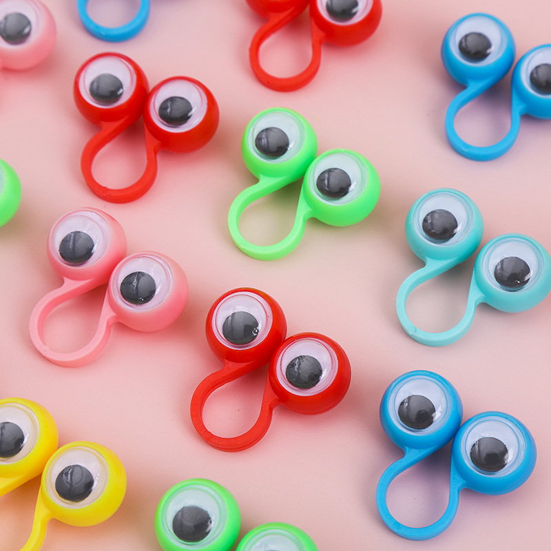 Halloween Trick Finger Plastic Moving Eye Ring Toy - Image 9