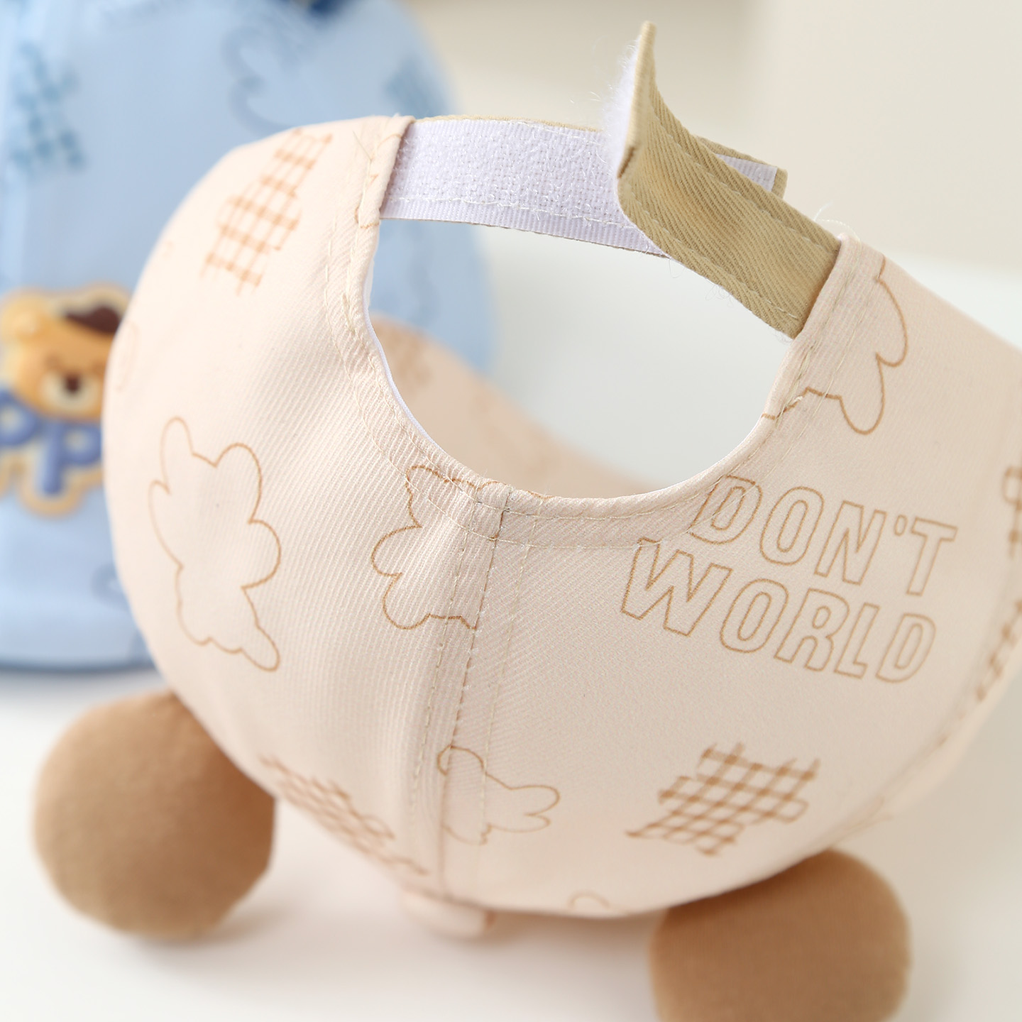 The Children's Three-dimensional Cartoon Teddy Bear, HAPPY, With Letter Patterns On It, Is A Cute And Casual Baseball Cap. It Is Suitable For Outdoor Travel And Shopping.