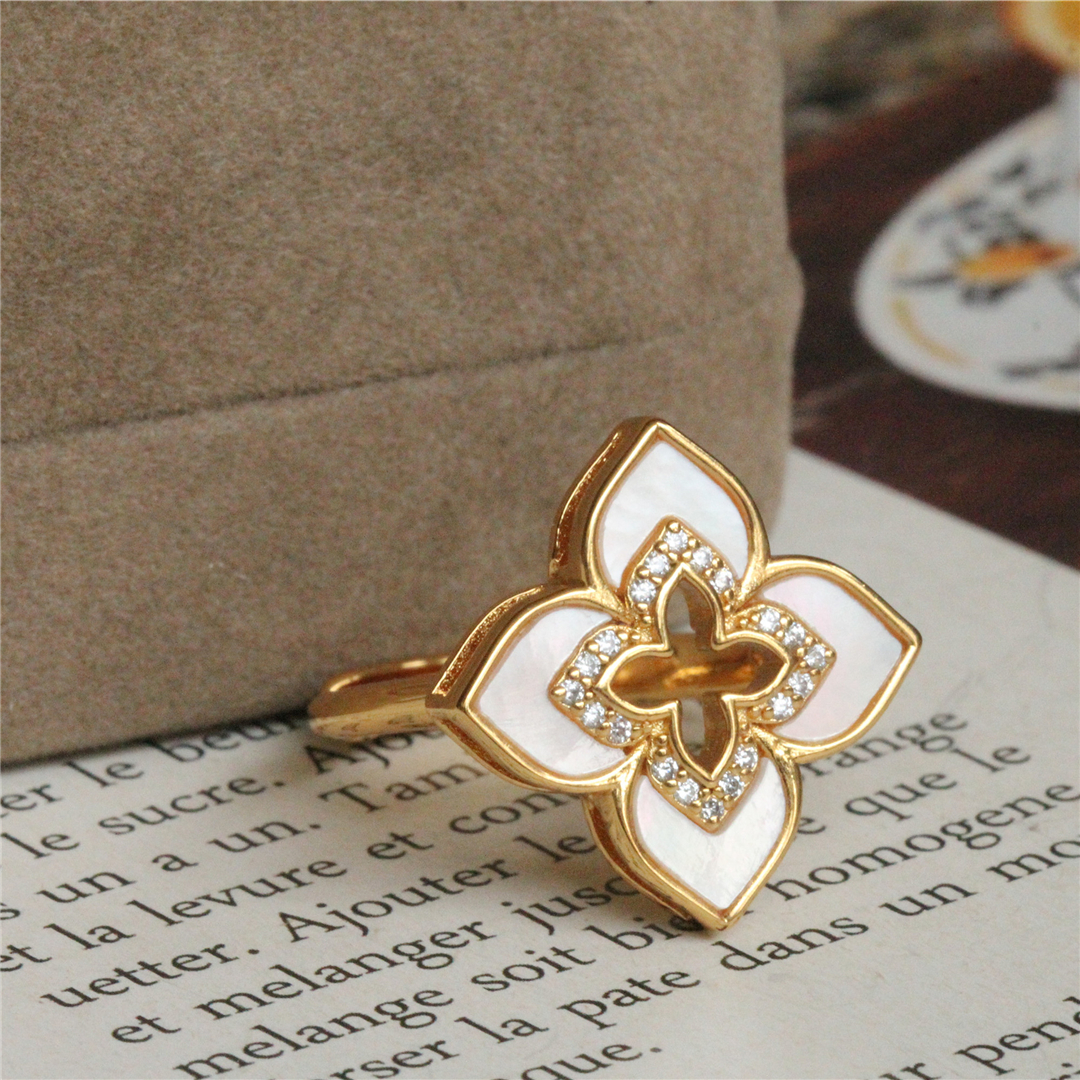 925 Sterling Silver Gilded Classic Four-leaf Clover Earrings