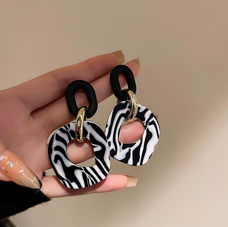 High-End Light Luxury French Retro Flat Circle Resin Tassel Ear Hoops, S925 Sterling Silver Needle Stylish All Occasion Versatile Ladies Earrings
