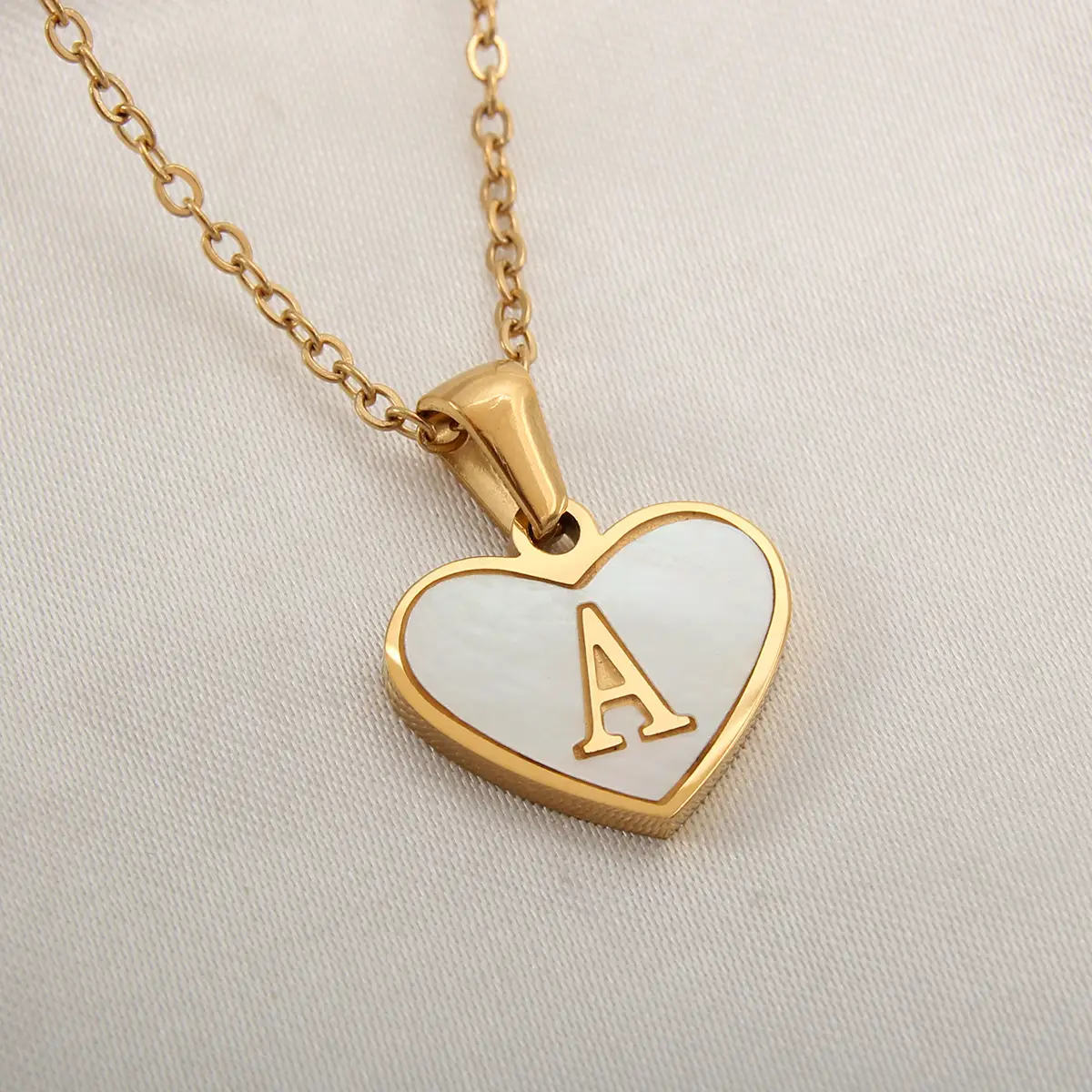 26 Letter Heart-shaped Necklace White Shell Love Clavicle Chain Fashion