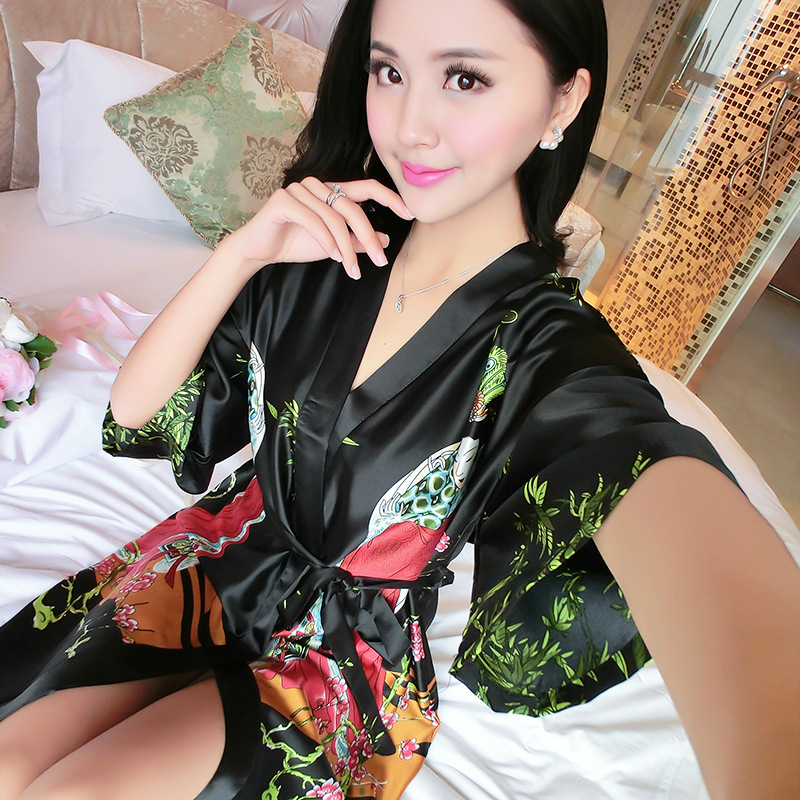 Title 6, Ladies Silk Pajamas Classical Short Sleeve Bath...