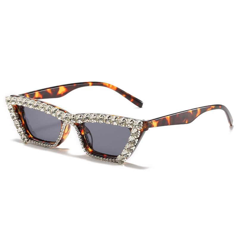 Leopard frame white diamond