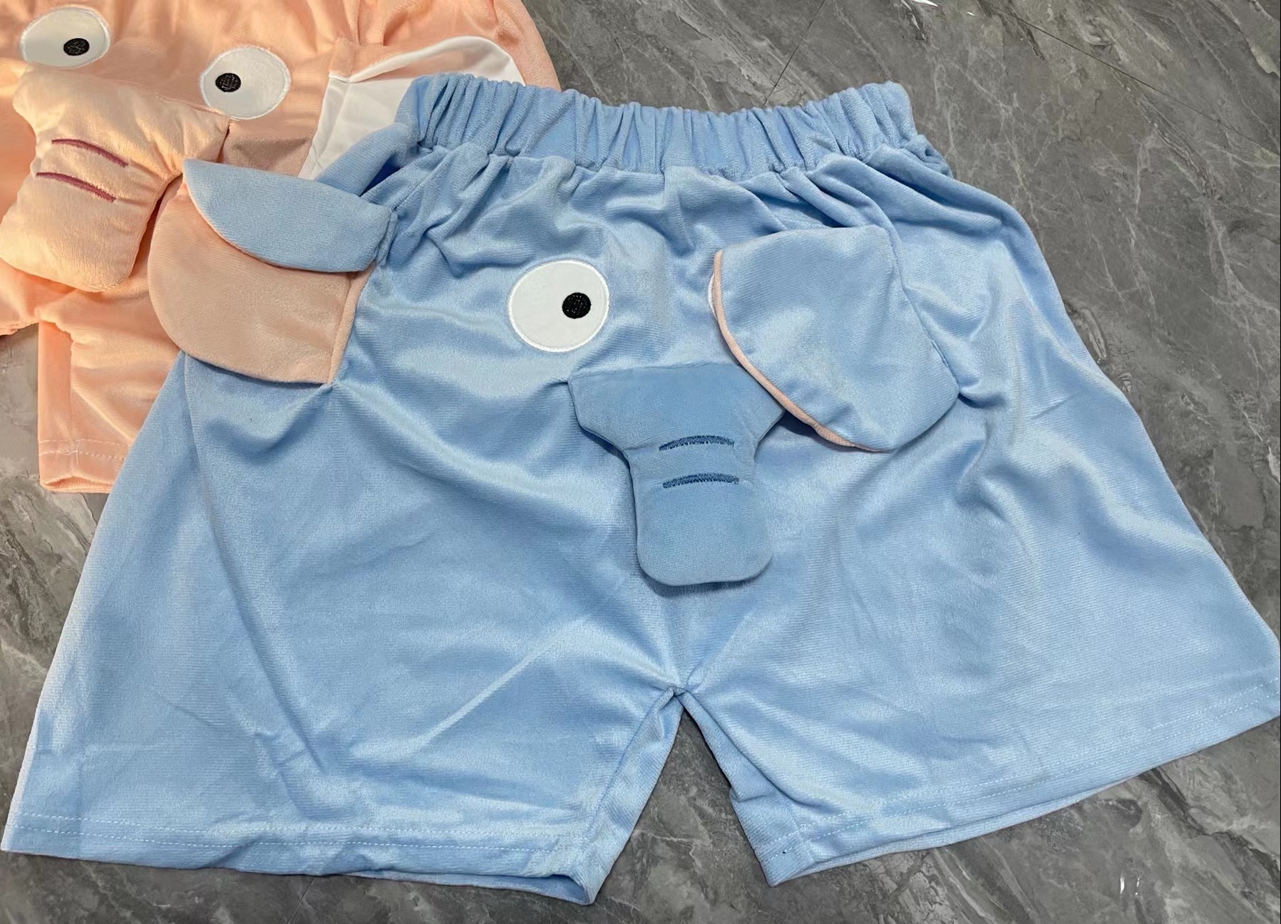 Title 3, Lovable Elephant Casual Shorts Summer At Home M...