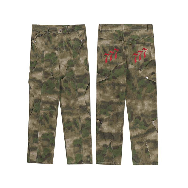 Title 5, Camouflage-bestickte Herren-Overalls mit vielen...