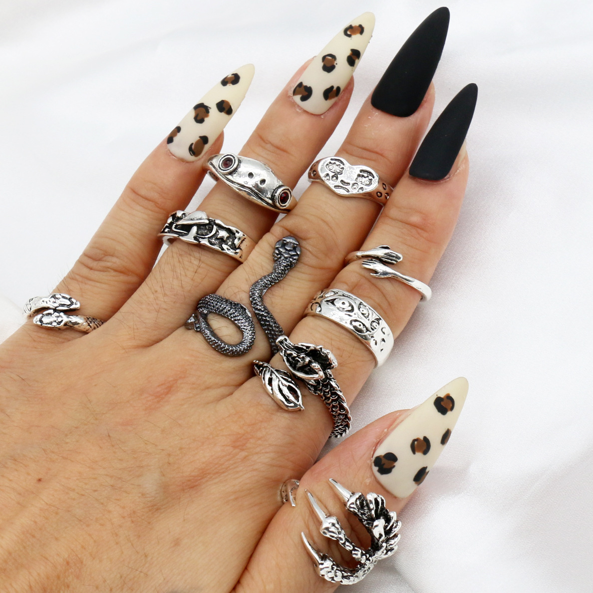 Title 2, Halloween Ornament Ring Set Schmuck für Hallowe...