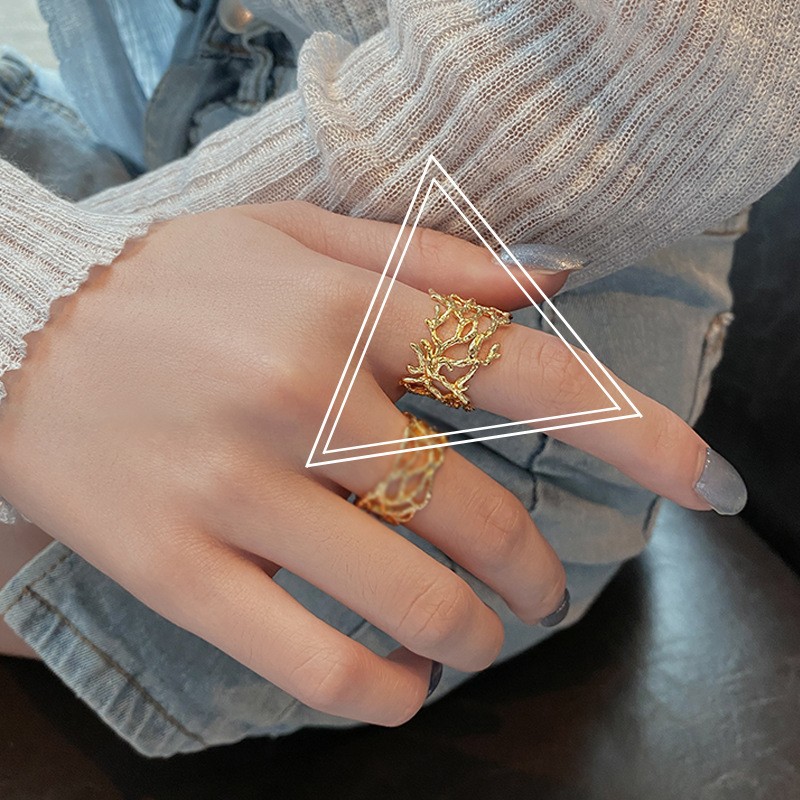 Fashion Personality Winding Metal Texture Ring Women