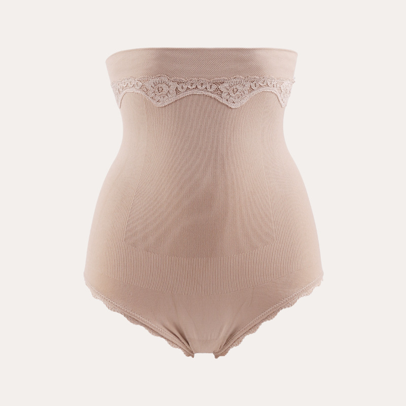 Title 3, Body femme grande taille en dentelle taille haute