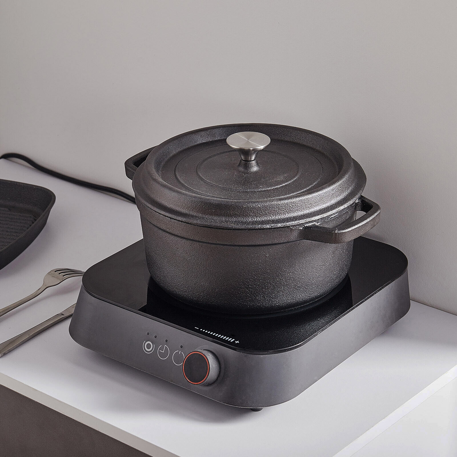 Kitchen Cast Iron Casserole Dish Pot Pan Basting Lid Stew Stock Baking Loaf — image 9