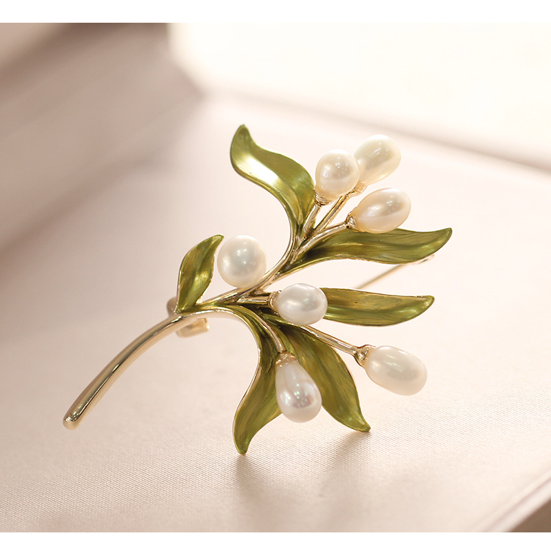 Title 16, Natural Freshwater Pearl Olive Branch Brooch Gr...