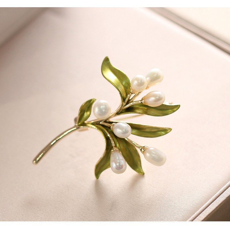 Title 9, Natural Freshwater Pearl Olive Branch Brooch Gr...