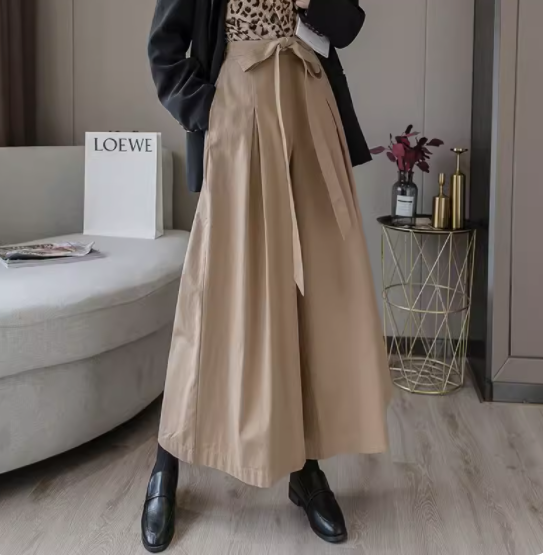 Women's Wide Leg Leggings With Nine Point Straps