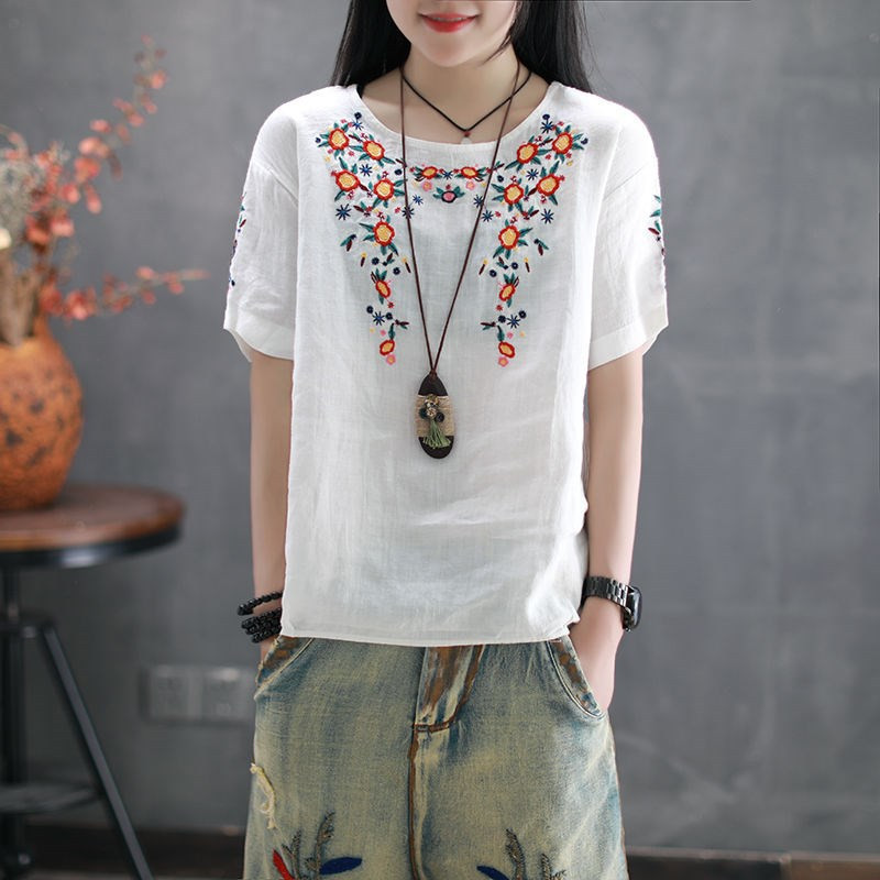 Title 5, Short Sleeve T-shirt Women Retro Round Neck Emb...