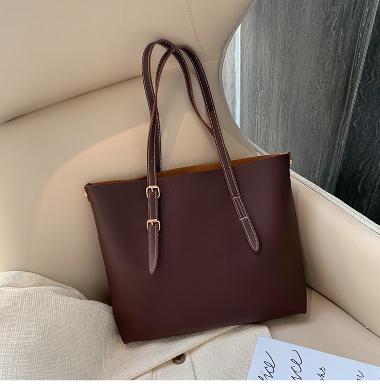 Large Bag Female Internet Celebrity Large Bag Large Capacity Wild Western Style Messenger Portable Temperament