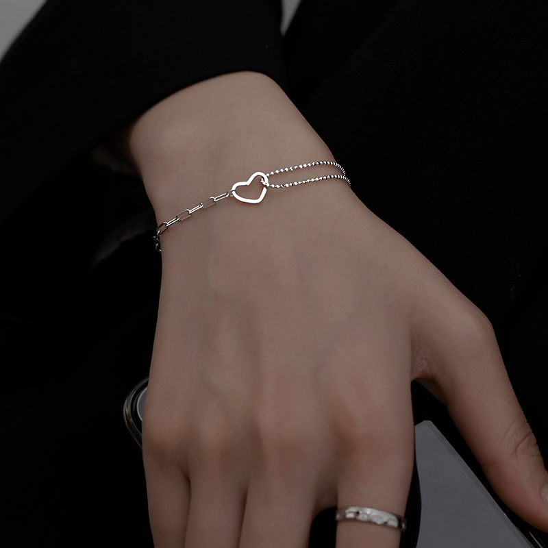Women's Simple And Advanced Sterling Silver Heart Bracelet