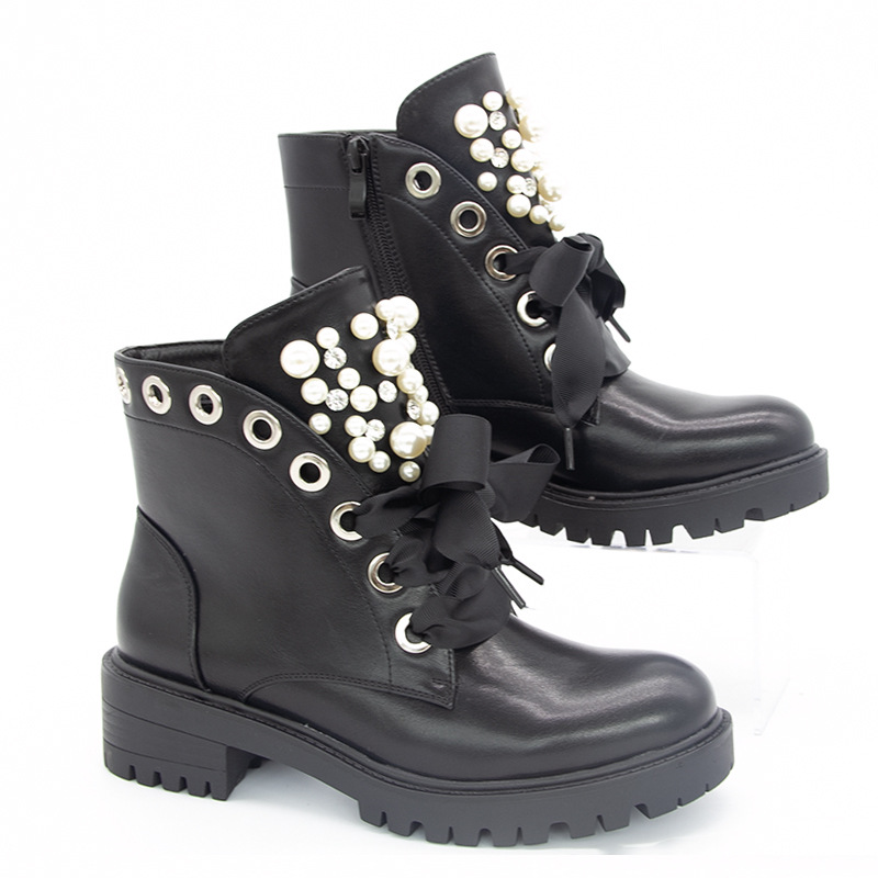 New Mid Tube Comfortable Black Fashion Rivet Boots For Autumn And Winter