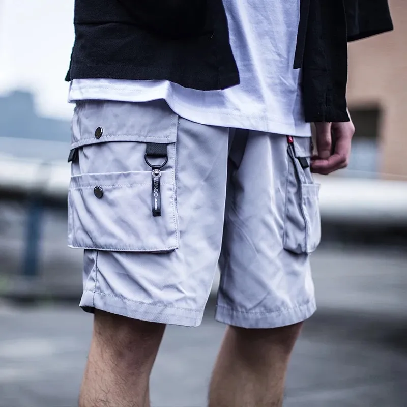 Multi-pocket shorts - full look