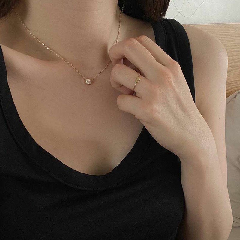 Thin Curved Ring Simple And Cold