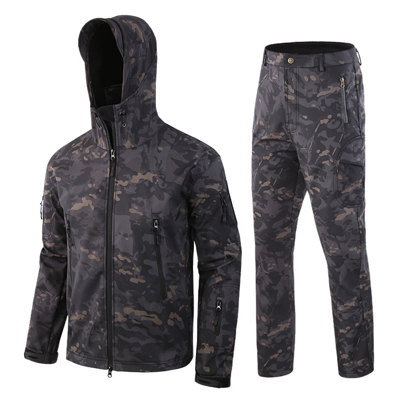 Title 2, Tarnanzug aus wattierter Jacke und Hose