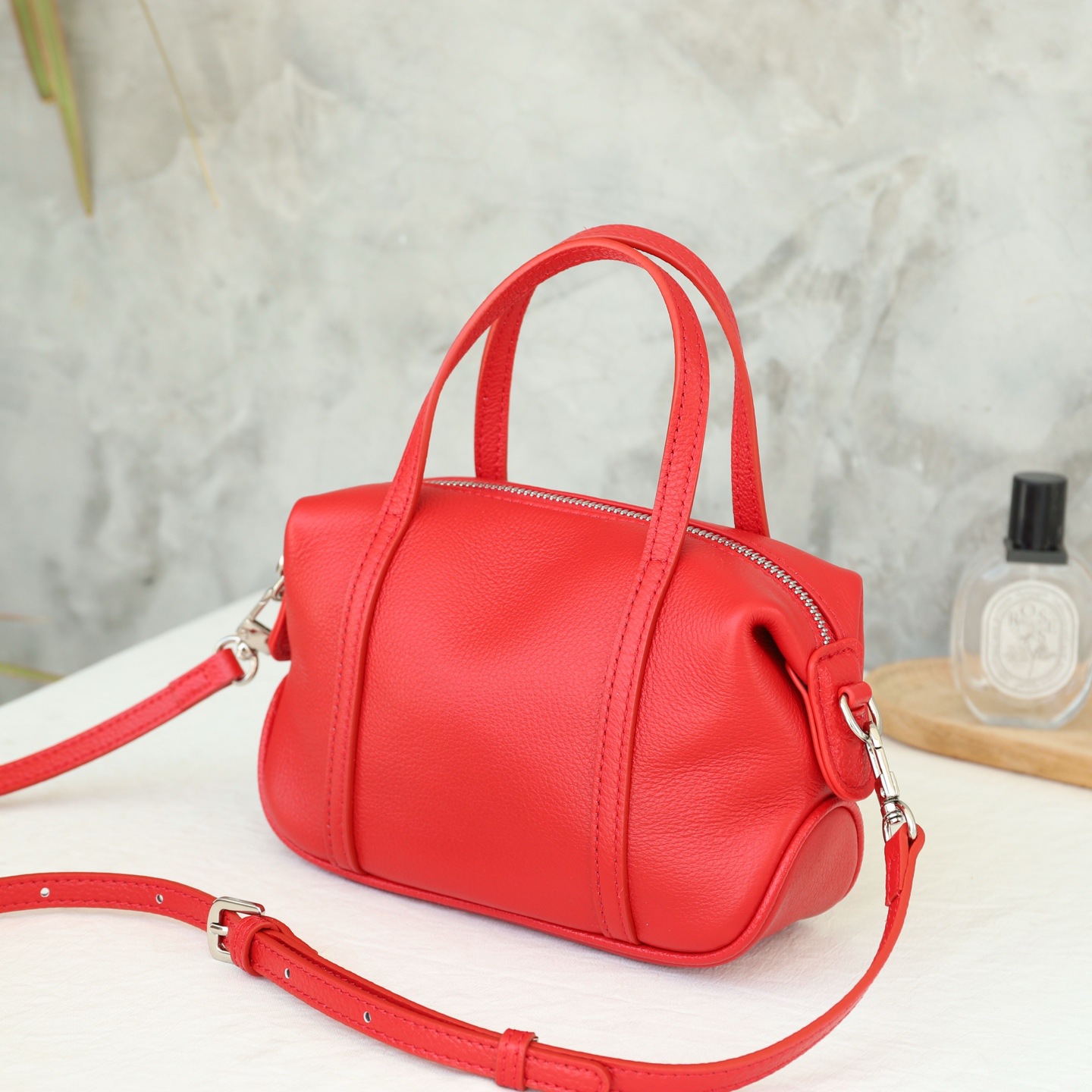 Top-grain Leather Textured Small Square Bag For Women, New Korean-style Trendy Shoulder Boston Bag With Crossbody And Hand-carry Options — view 3