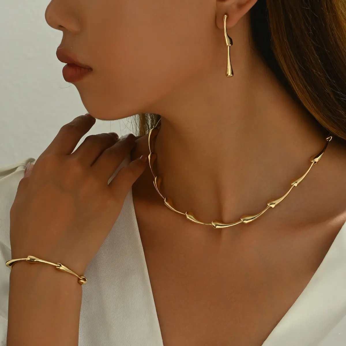 European American Jewelry Set
