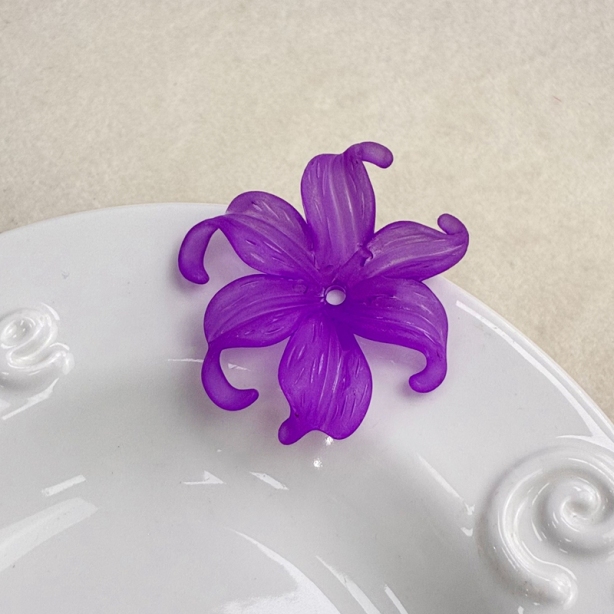 Matte Acrylic Curled Petal Iris Charms, Translucent Frosted Center-Drilled Spacers For DIY Vintage Hair Sticks, Earrings & Pendant Crafts.