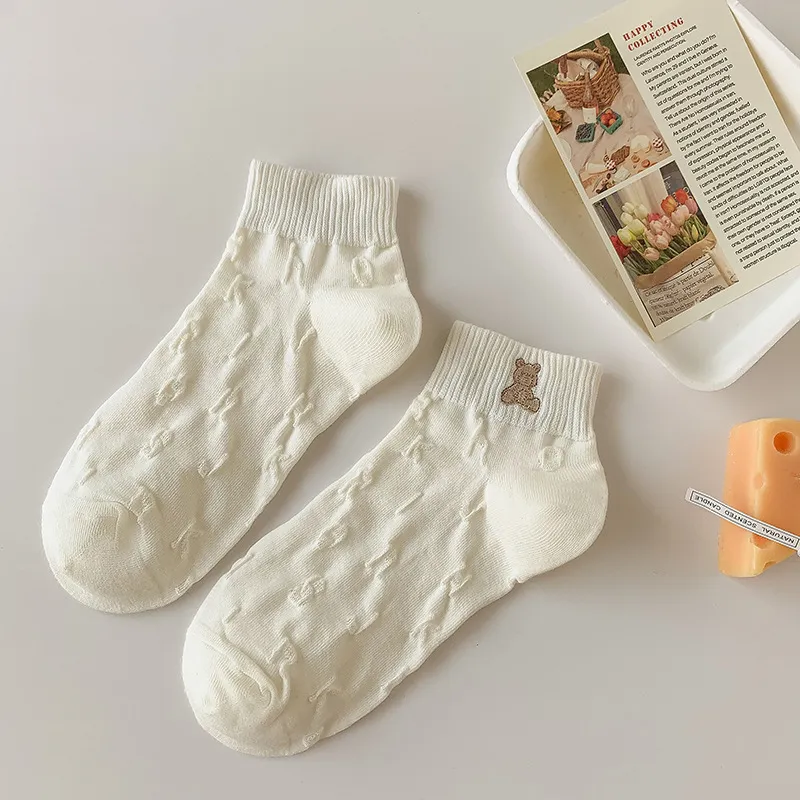 Japanese Cute Ins Trendy White Low-top Socks - Embroidered Bear