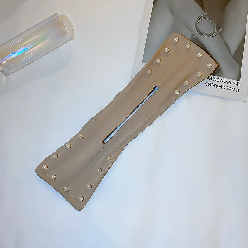 Geometric Flannel Pearl Coil Hair Iron - Khaki