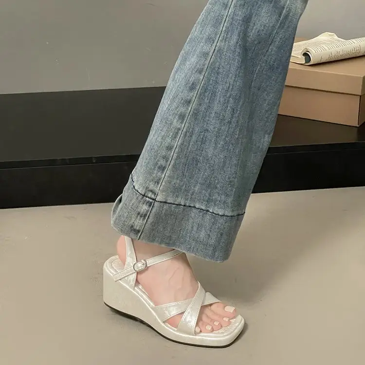 Women's Fashion Square Toe Satin Pattern Sandals