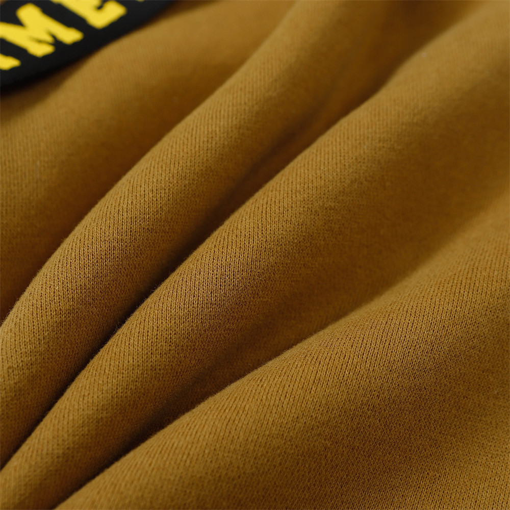 اتجاه السراويل المستقيمة يتسم بالراحة والاتساع