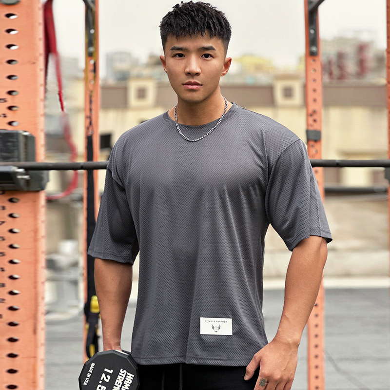 Title 6, Breathable Fitness Training Quick-drying T-shirt