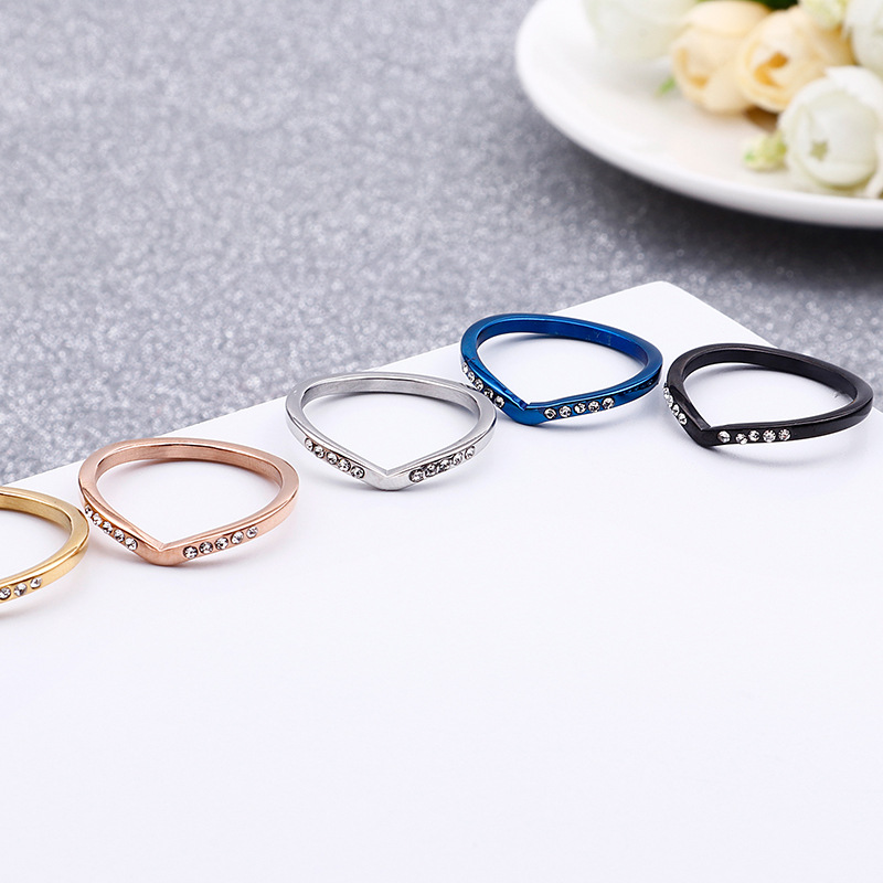 European And American Fashion Personality V-shaped Bow Ring