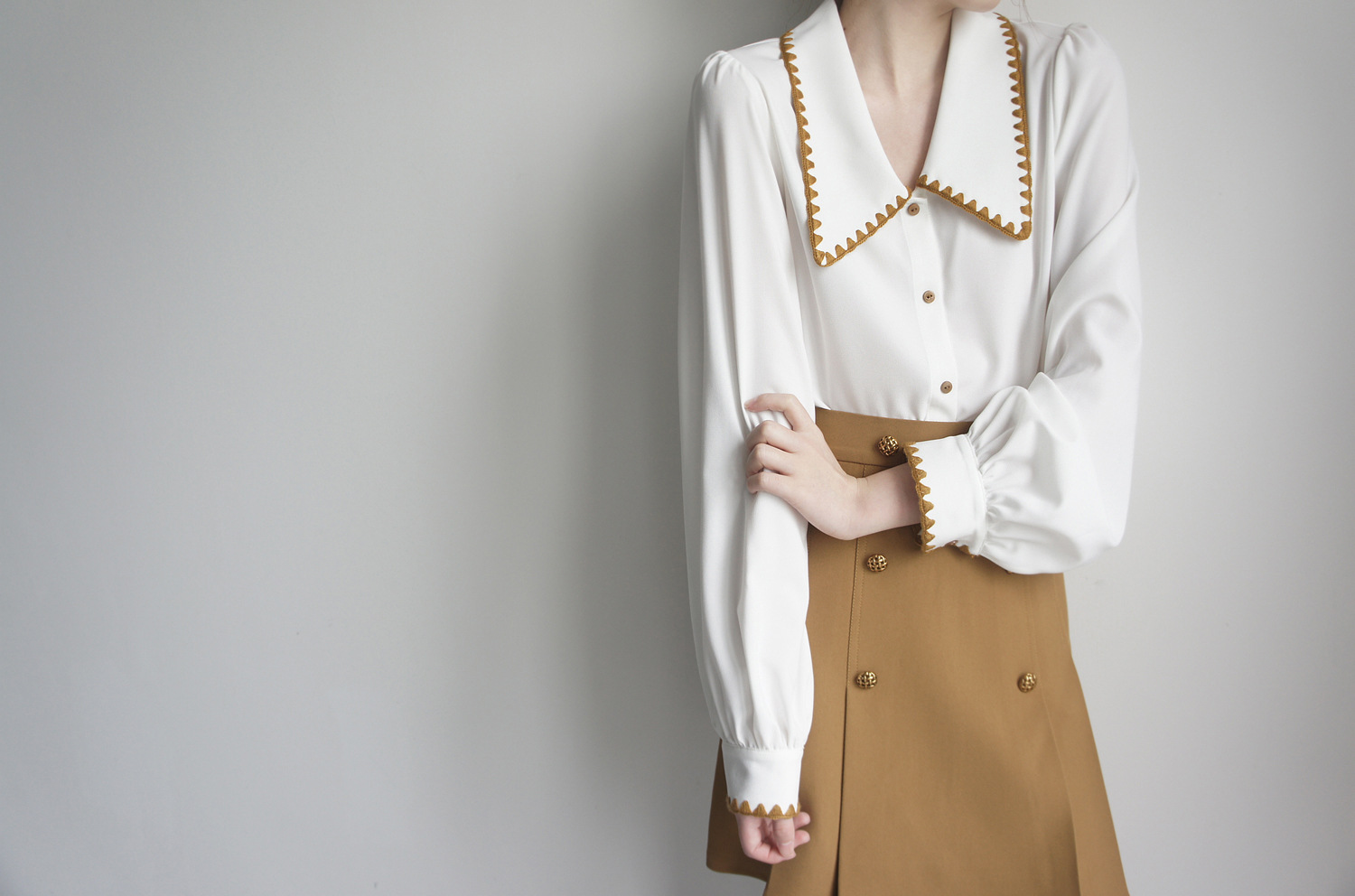 Retro Fallen Leaves Yellow Hit Color Line Big Lapel V Neck Long Sleeved Shirt Women