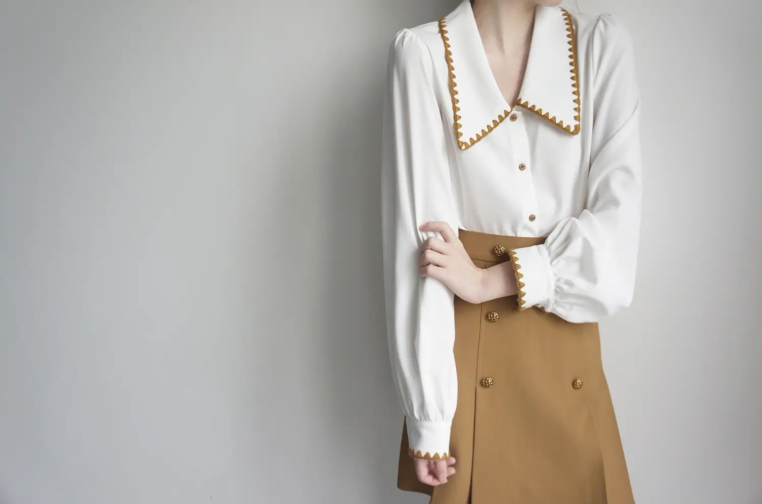 Retro Fallen Leaves Yellow Hit Color Line Big Lapel V Neck Long Sleeved Shirt Women