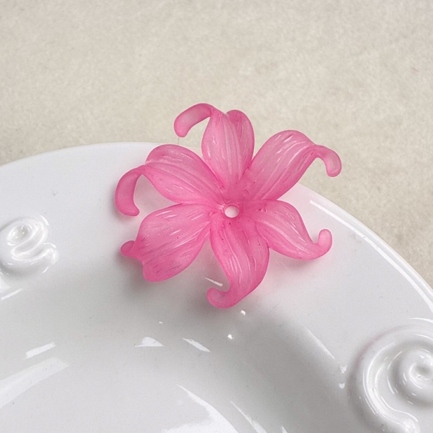 Matte Acrylic Curled Petal Iris Charms, Translucent Frosted Center-Drilled Spacers For DIY Vintage Hair Sticks, Earrings & Pendant Crafts.