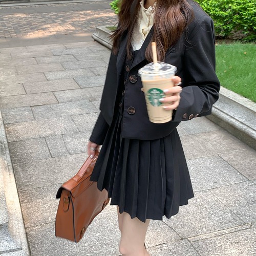 Pleated Sling Dress Retro Short Suit Jacket