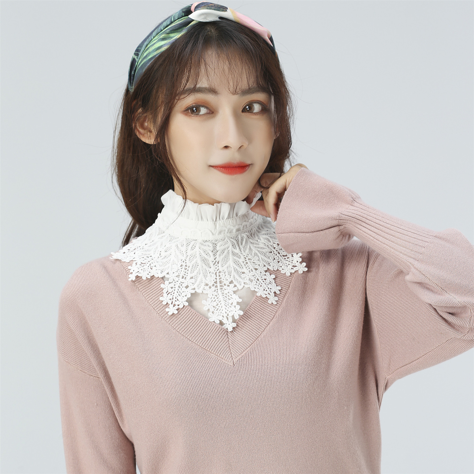 Beautiful Stand-up Collar Lady Floral Decorative Shirt Fake Collar