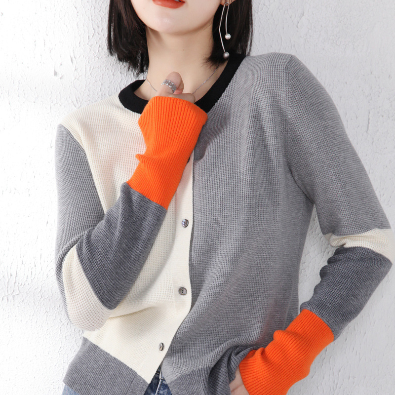 Women's Short Buttoned Contrast Color Knit Cardigan