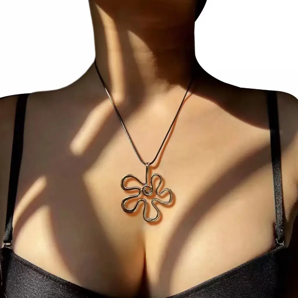 Rope Collar Flower Pendant Necklace Versatile Simple
