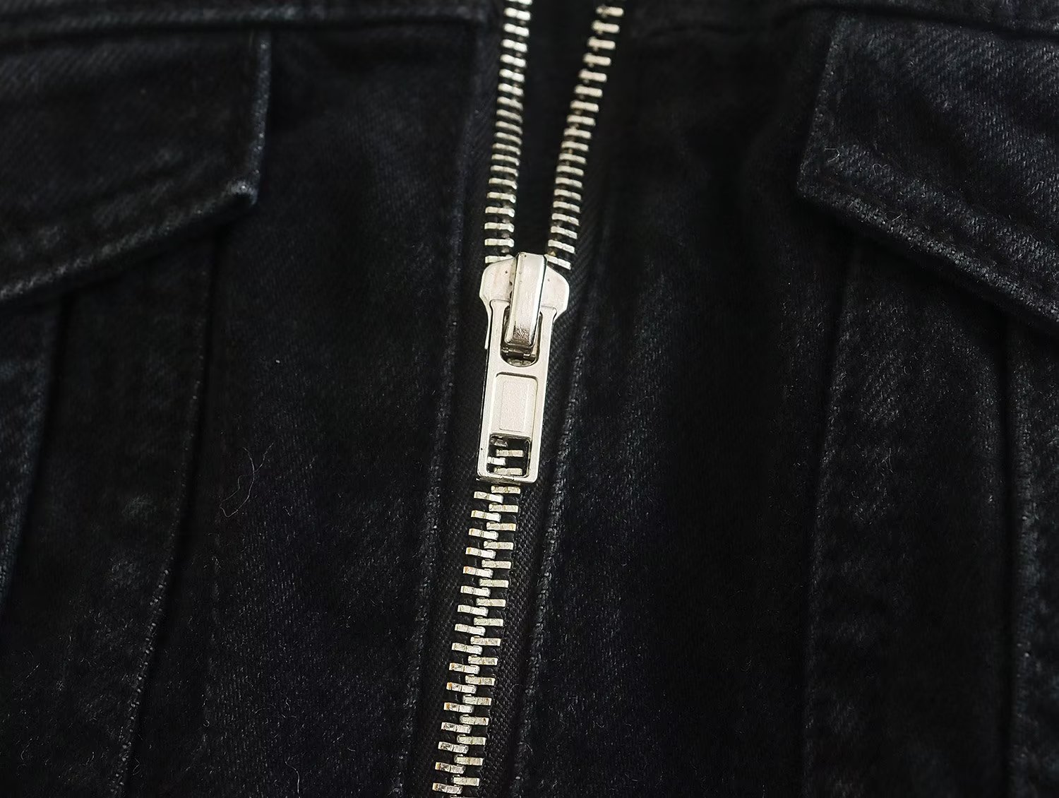 Spring Women's Tight Zipper Raw Edge Denim Top