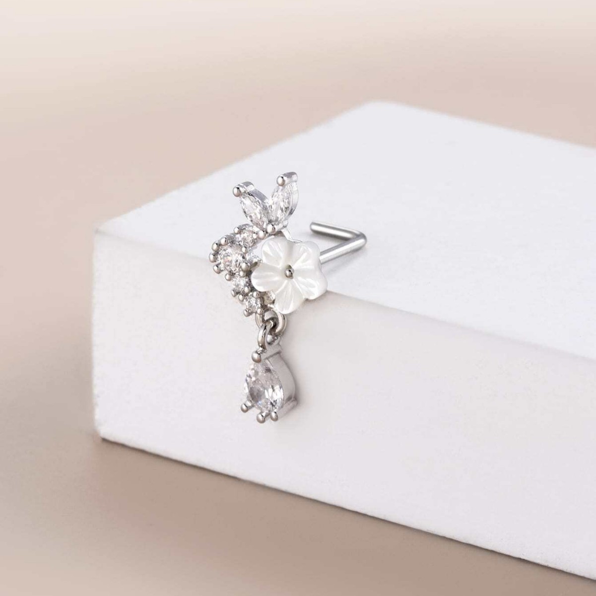 Pendant Wearing Pungent Ornaments thumbnail 2