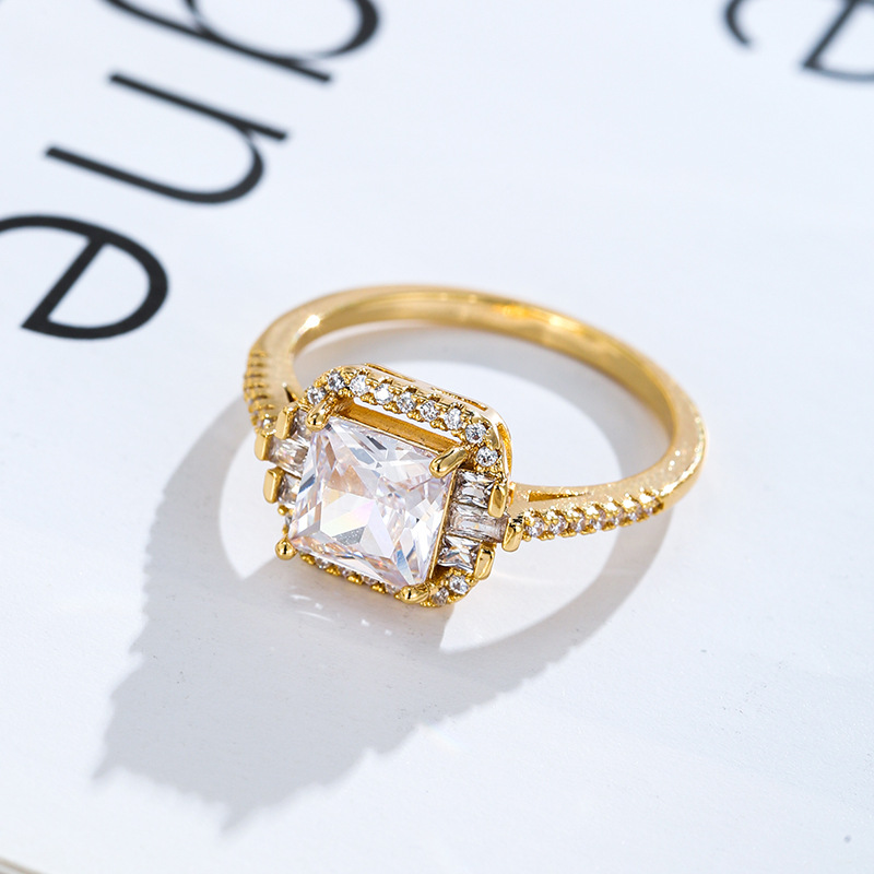 Hot Fashion Ladies Zircon Ring Silver Plated