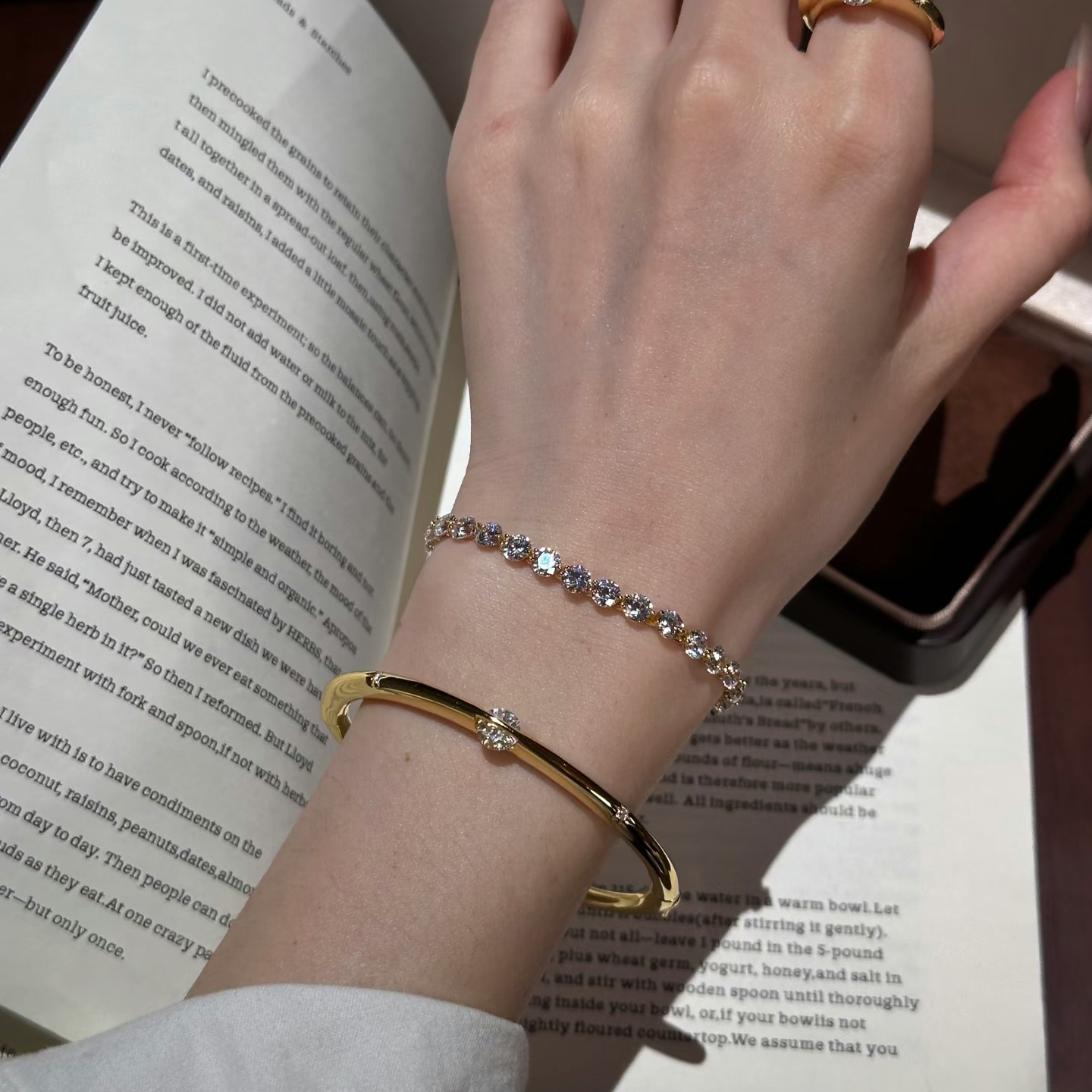 Fashion Light Luxury Eagle Claw Lace Star Simulated Zirconia Bracelet, Sparkling 8 Hearts & 8 Arrows Cut Wrist Jewelry For Women