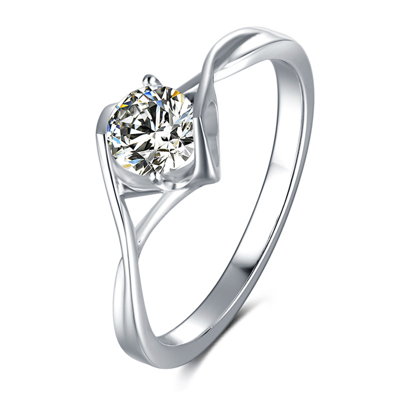 Fashionable Simple 0.5 Carat Moissanite Ring