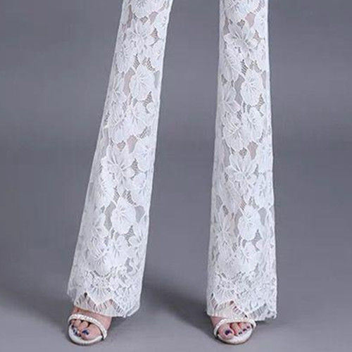 Title 6, Pantalon flare en dentelle blanche taille haute...