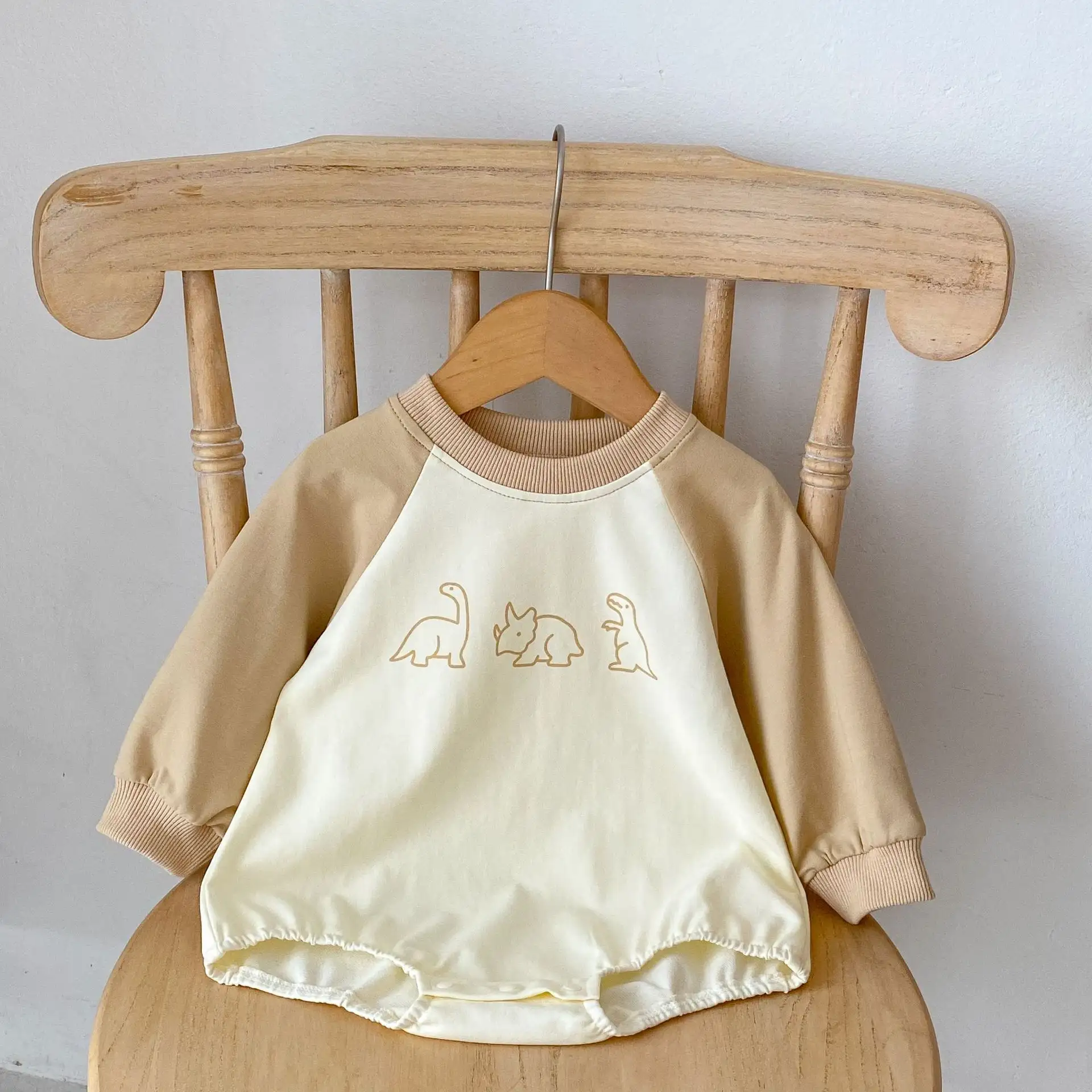 Half High Collar Baby Cotton Long Sleeved Romper With Wooden Ear Edge