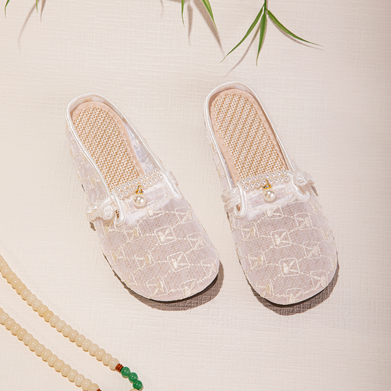 Summer Soft Sole Mesh Slip-On Sandals For Women -Breathable Outdoor Slippers With Oriental Embroidery Canvas Shoe Design