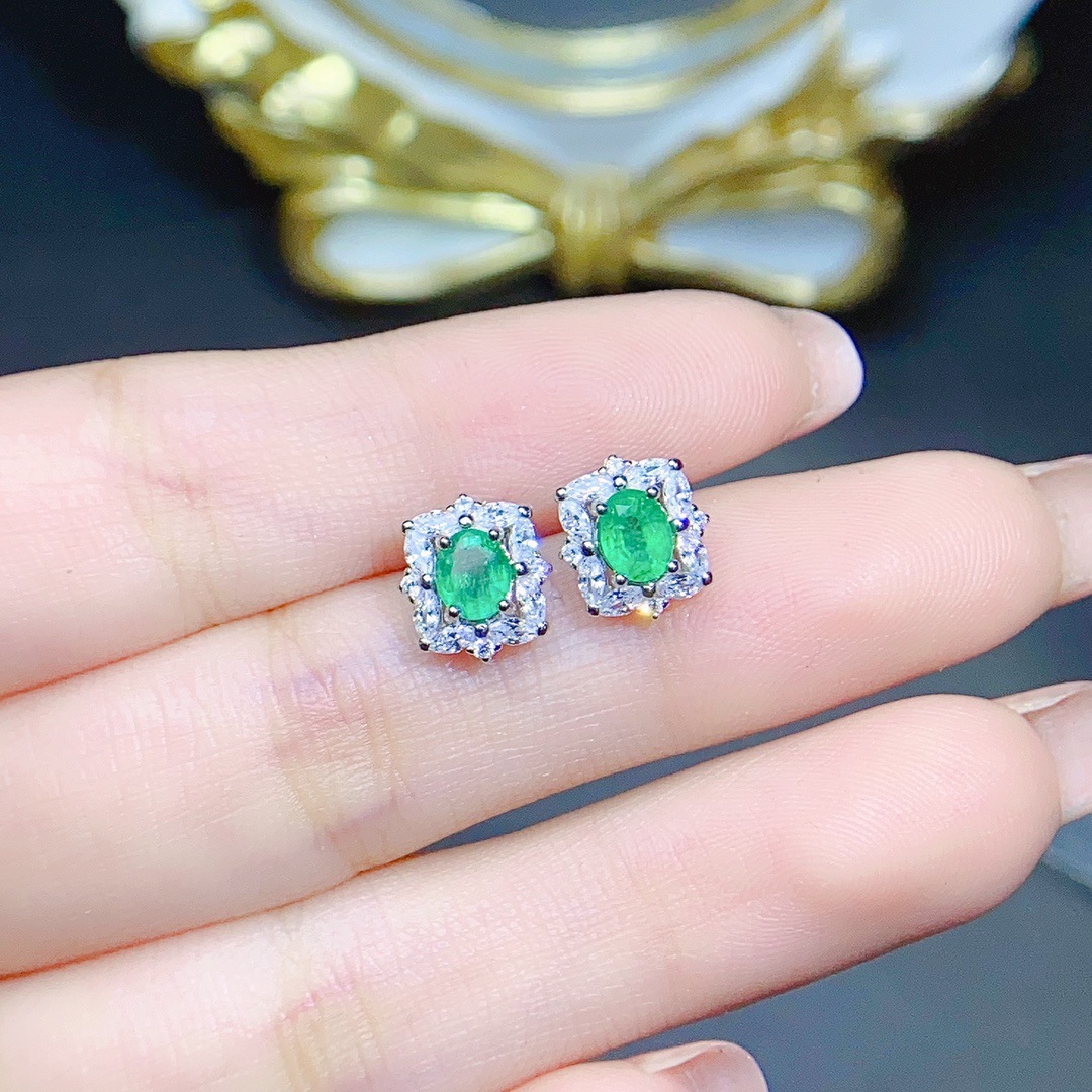 Title 1, S925 Silver Inlaid Natural Emerald Earrings